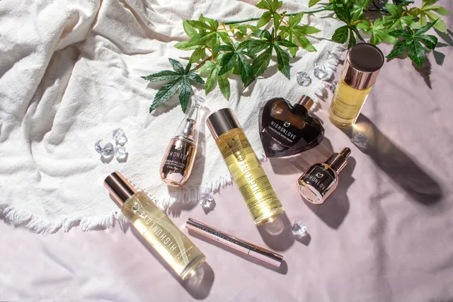 creative-flatlay-ccs1075a-c-s3-3356-ac-edit-download.jpg