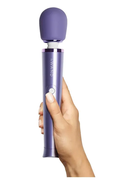 LE WAND PETITE RECHARGEABLE VIBRATING MASSAGER - VIOLET